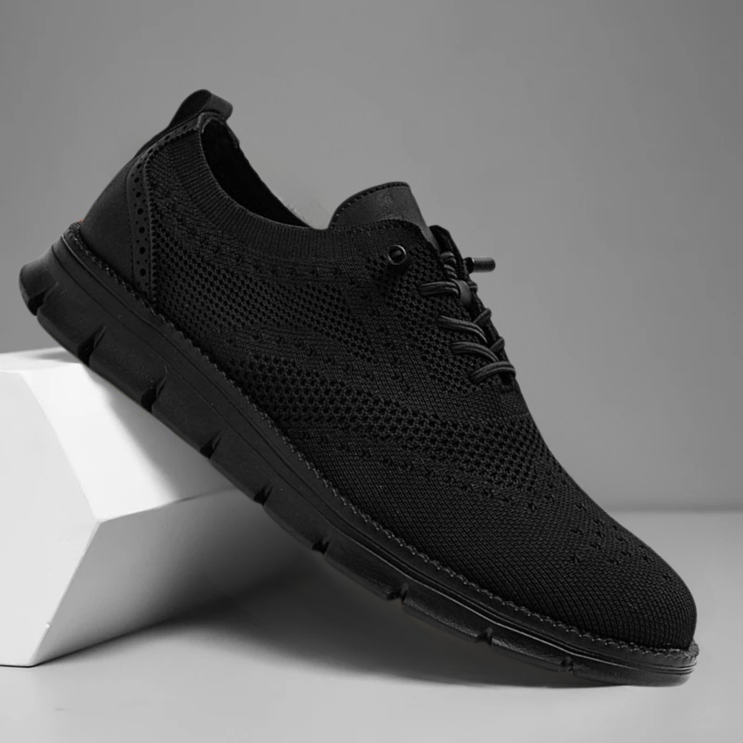 Ultra-comfortable trainers with cushioning technology